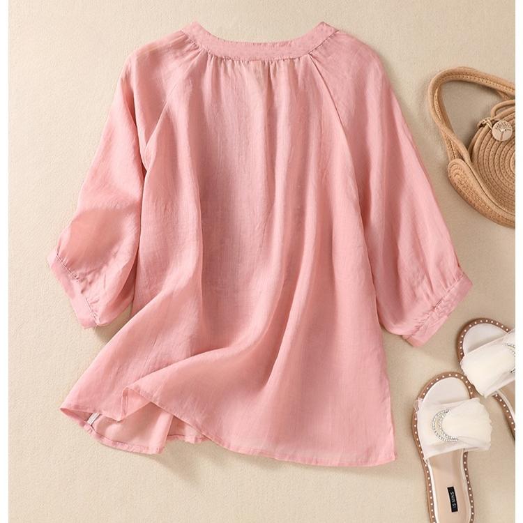 Cotton Linen Flower Embroidery Shirt Women Three Quarter Sleeves V Neck Casual Blouse Loose Solid Color Mother Blouse Women Top