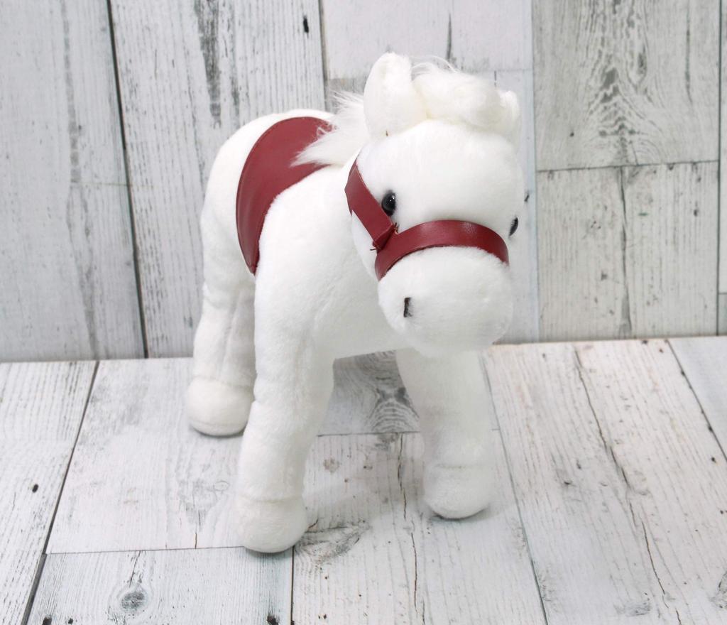 Takeoff Realmore Horse White