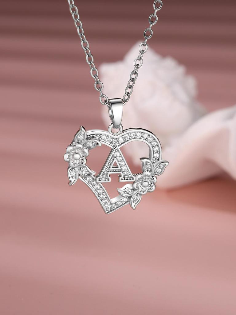 Collana Lettera Inglese a Forma di Cuore - Design alla Moda e Versatile