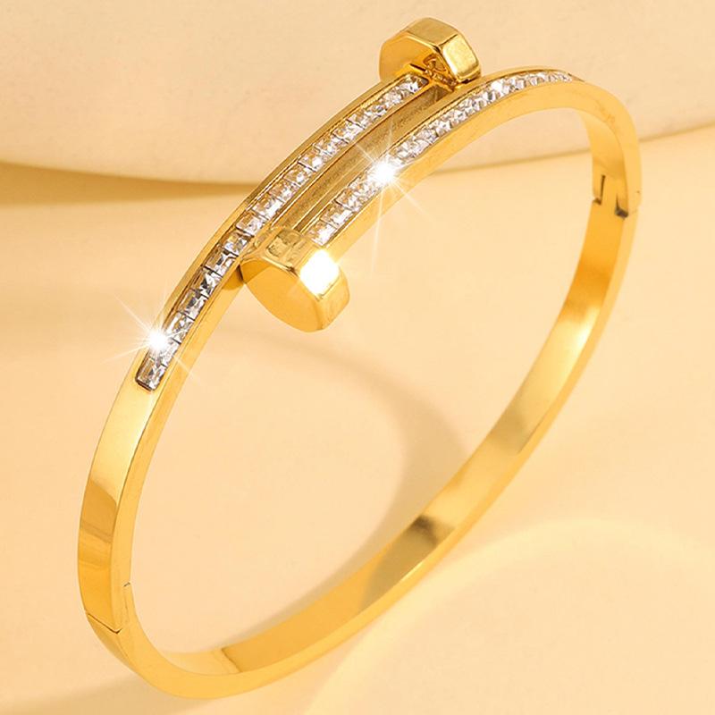 Titanium Steel Bracelet, European and American Fashion Four-leaf Clover Open Bracelet, Women's Diamond-encrusted Hot-selling K Gold Non-fading