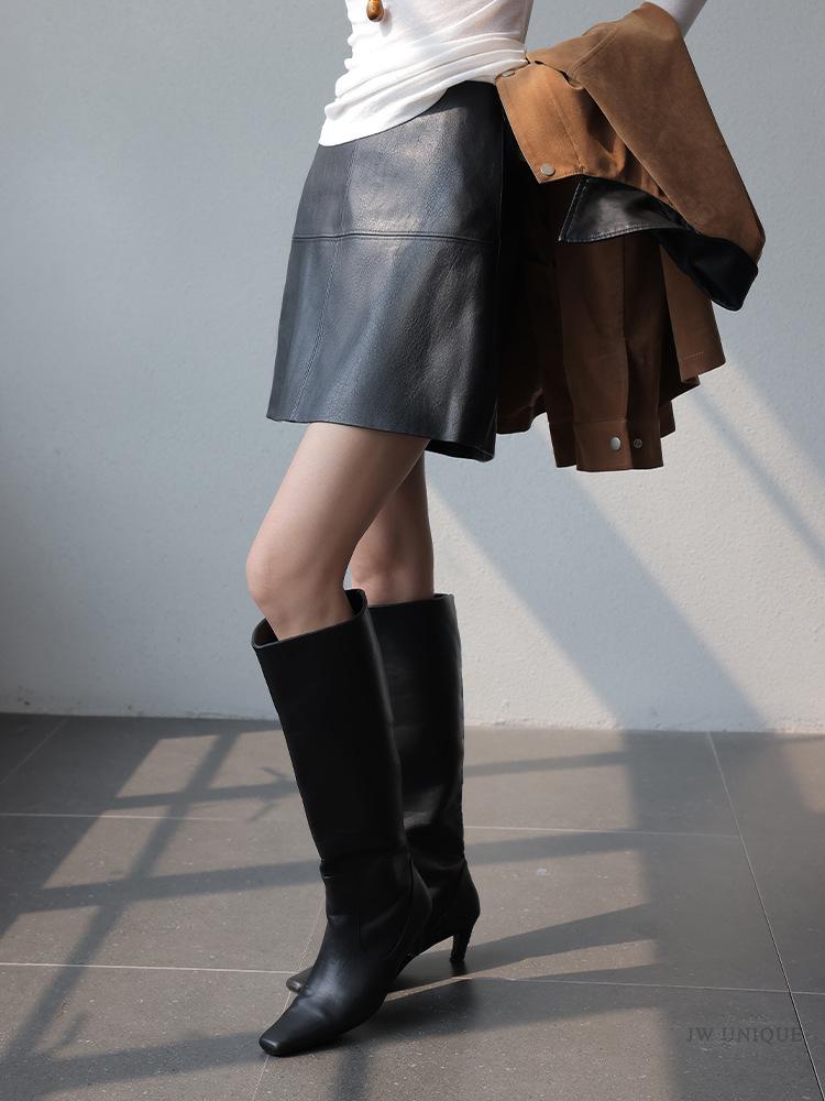 JWUNIQUE Women's Dimple Black High-Waisted A-Line Leather Mini Skirt for Slimming Fit - 2025 Autumn Collection