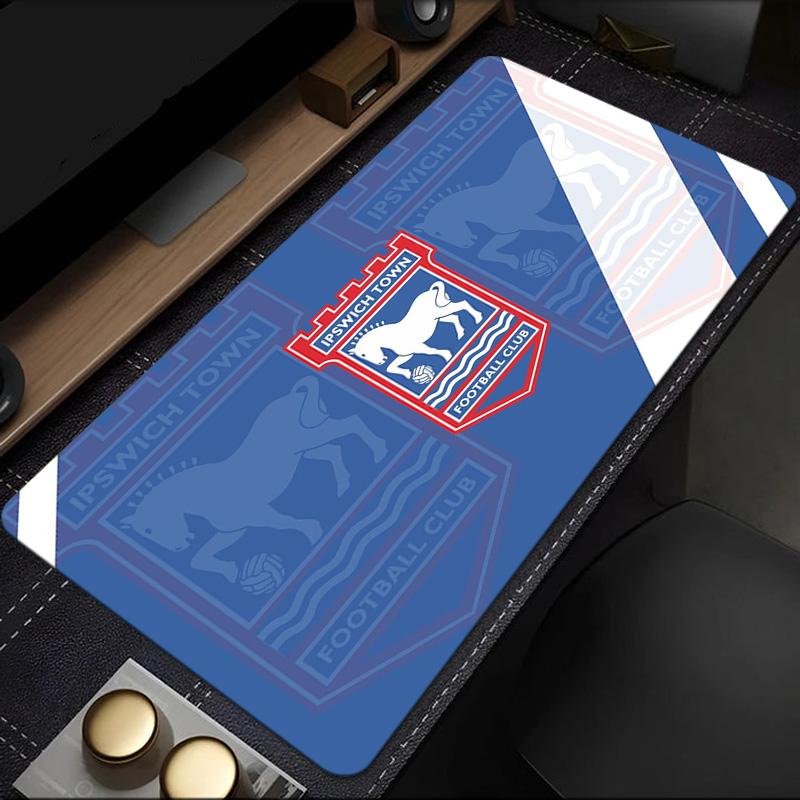 Tappetino per mouse con stemma dell'Ipswich Town Football Club, base in gomma, tappetino da scrivania per esports, tappetino per mouse per giocatori e uso in ufficio, scrivania da gioco, tappetino facile da pulire