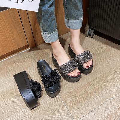 Muffin Thick-soled Summer Women's Outerwear One-word Sandals Non-slip Soft-soled 2025 New Open-toed Beach Women's Slippers