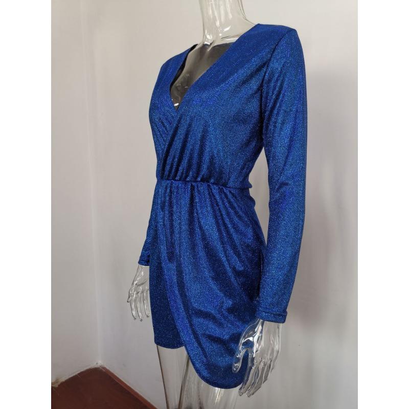 Dámské minišaty s dlouhým rukávem a výstřihem do V z korálků