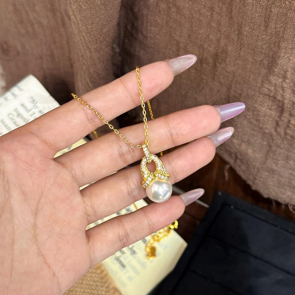 French elegant retro full diamond U-shaped round strong light pearl necklace temperament versatile court style collarbone chain