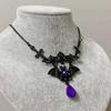 Collier Pendentif Croix Chauve-souris avec Pierres Précieuses Violettes Rouges en Forme de Larme Victoria pour Femmes Halloween Punk Gothique Sorcière Choker Bijoux