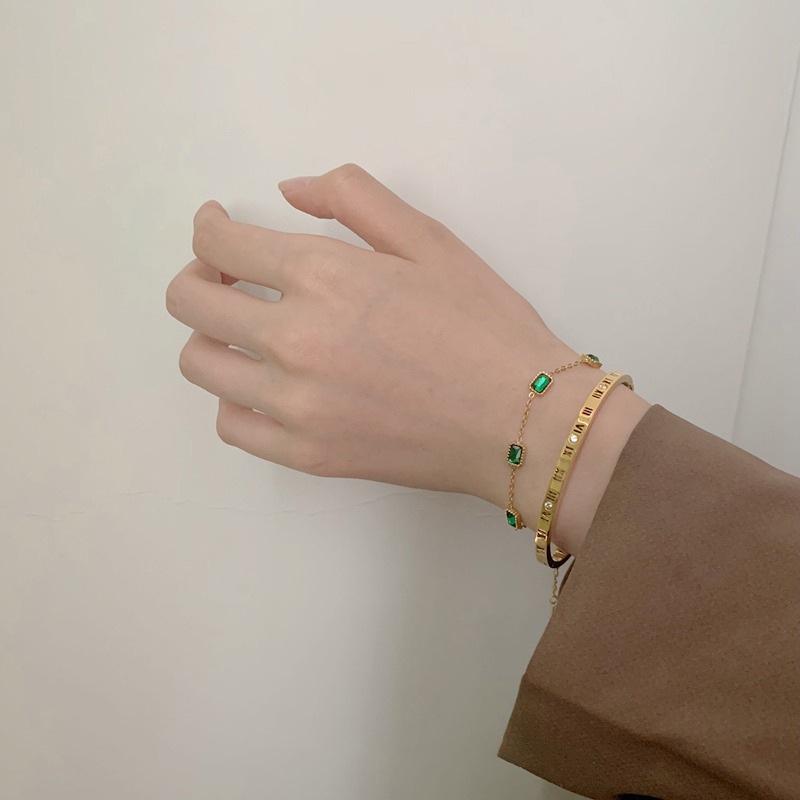 Trendy Light Luxury Gold Emerald Titanium Steel Bracelet for Women