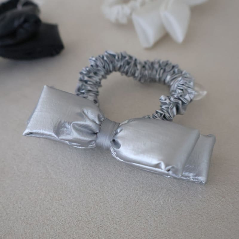 APIOH Balloon Ribbon Scrunchy