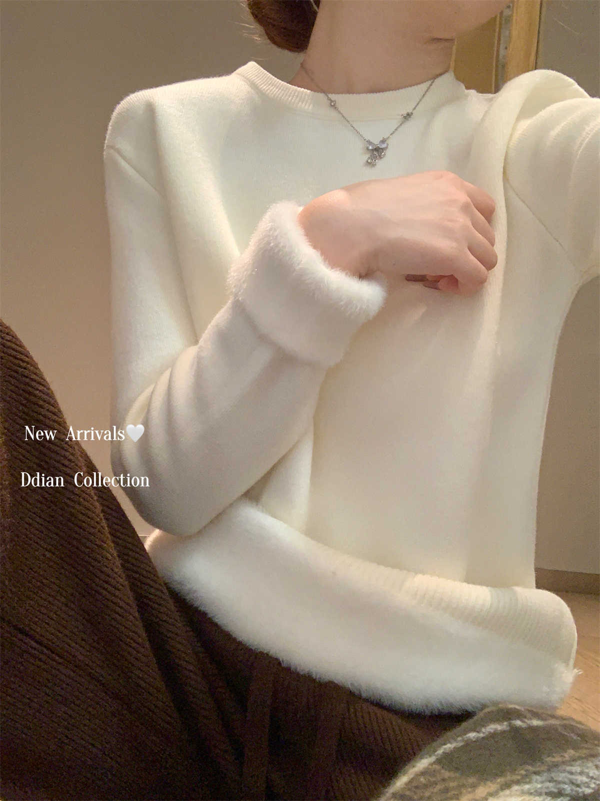 

Fleece thickened crew neck top women s design sense integrated fleece sweater winter inner knitted sweater top XL білий