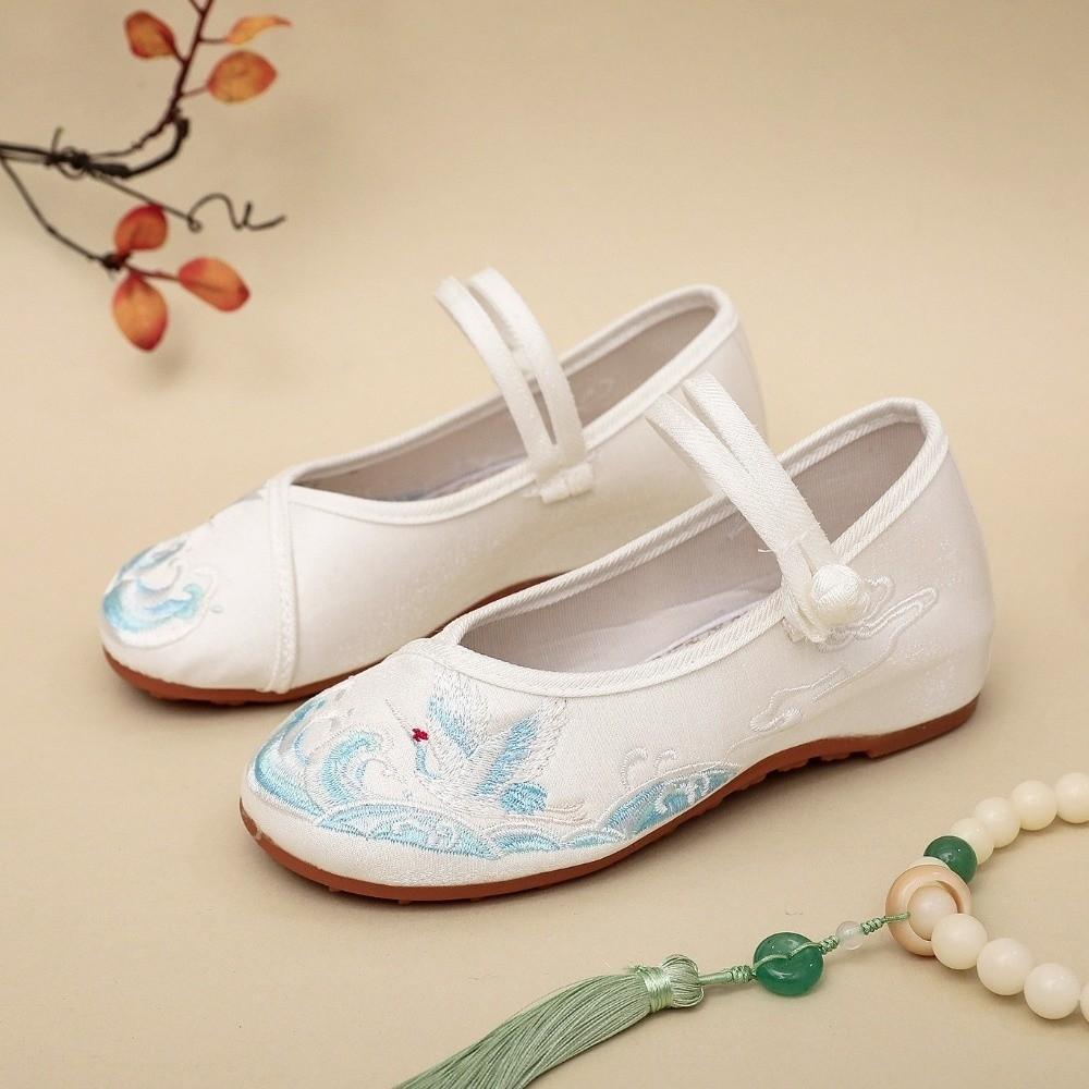 Chinese Style Girls' Dancing Shoes Soft Sole Non-slip Children Hanfu Flat Shoes Wear Resistant Breathable