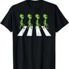 Aliens Crossing Road Funny Crosswalk Pun Space Lover Gift T-Shirt