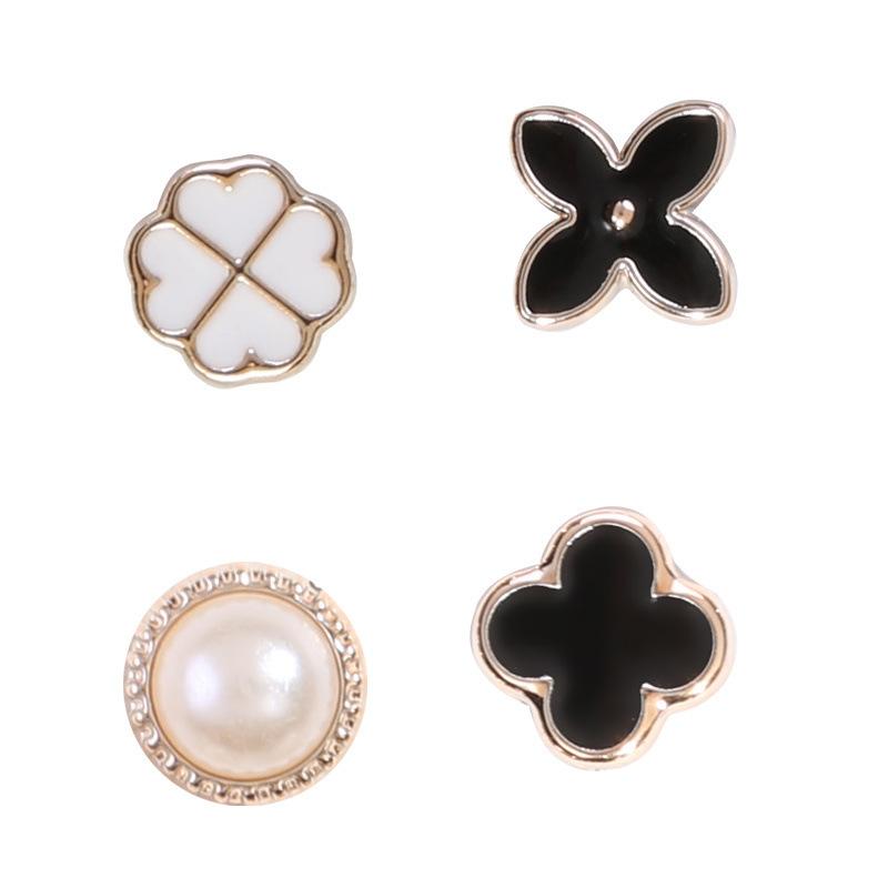 Trousers Are Rolled Edge Stickers, Pants Are Rolled Edge Fixed, Invisible Hidden Buttons Are Closed, and Seam-free Buttons Are Available.