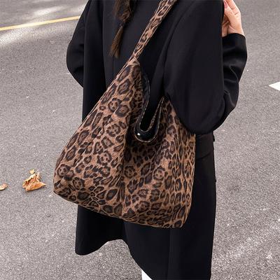 Sac à imprimé léopard coréen pour femme Automne et Hiver Nouveau Sac en toile grande capacité Style décontracté Sac à bandoulière Sac cabas pour le trajet