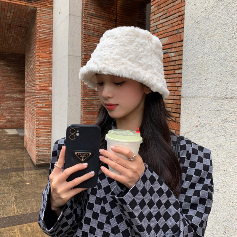 Roa Winter Women s Knitted Bucket Hat black