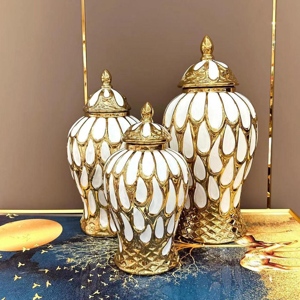 Delicate Porcelain Vase for Home Decoration