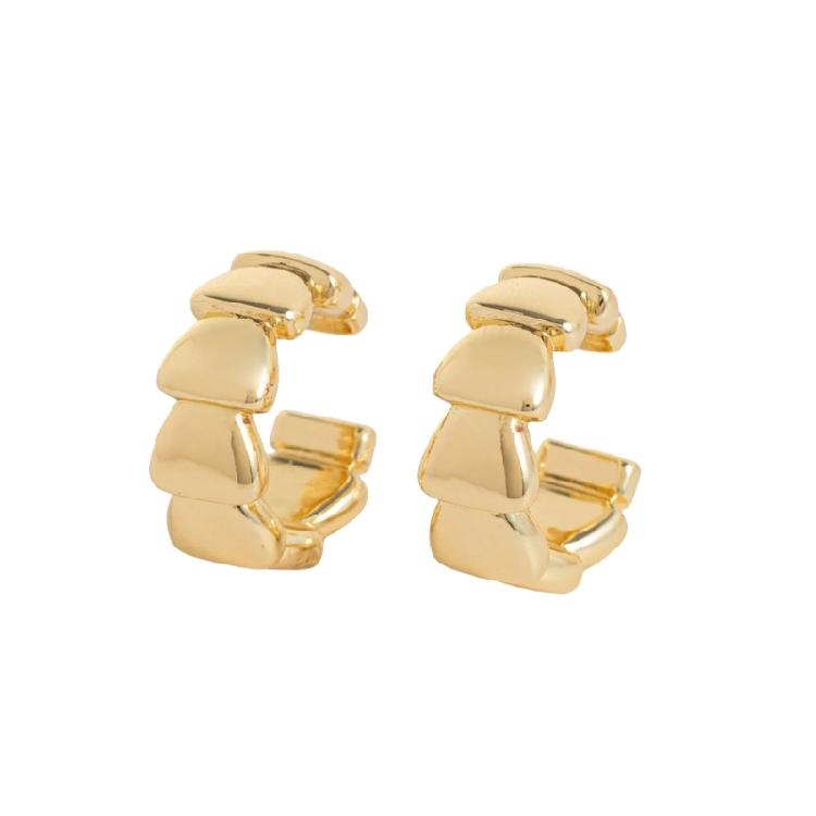 Eye Catching Chili Design Earrings Smooth Polish Finish Jewelry Piece Suitable For Sensitive Skin