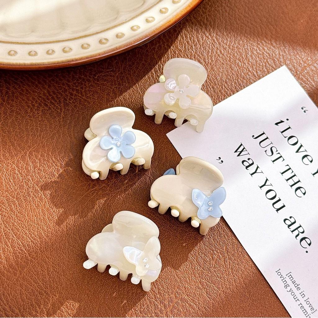 Elegant Koreansk Stil Fjäril Och Blomma Hårklämma För Kvinnor Med Mjuk Skonsam Design