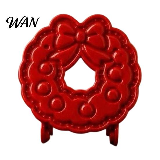 Plastic Dough Press Christmas Hand Pie Mold, Pastry Baking Gifts for Enthusiasts Neatly Cut Cookie Cutters DIY Holiday Treats Stamps