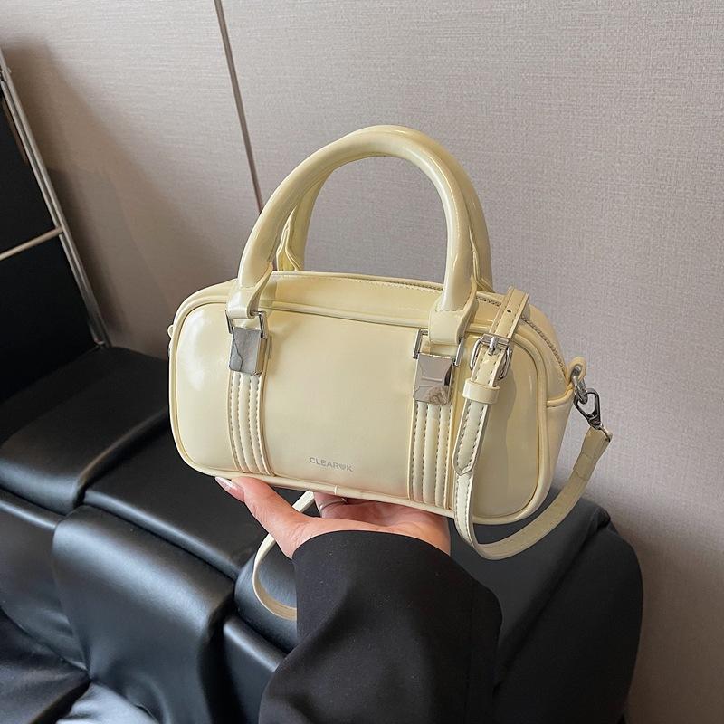 Premium Texture Portable Small Bag Women's New Fashion Versatile Shoulder Pillow Bag Commuter Messenger Bag