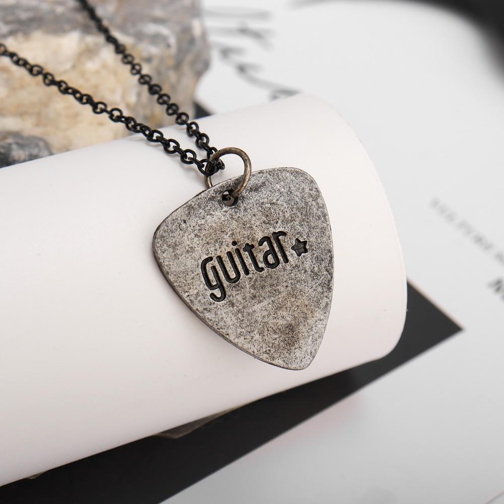 

Новое ожерелье с подвеской в виде медиатора в форме сердца для мужчин и женщин, металлическое скользящее ожерелье, аксессуары, ювелирные изделия, медиатор для гитары, подарок