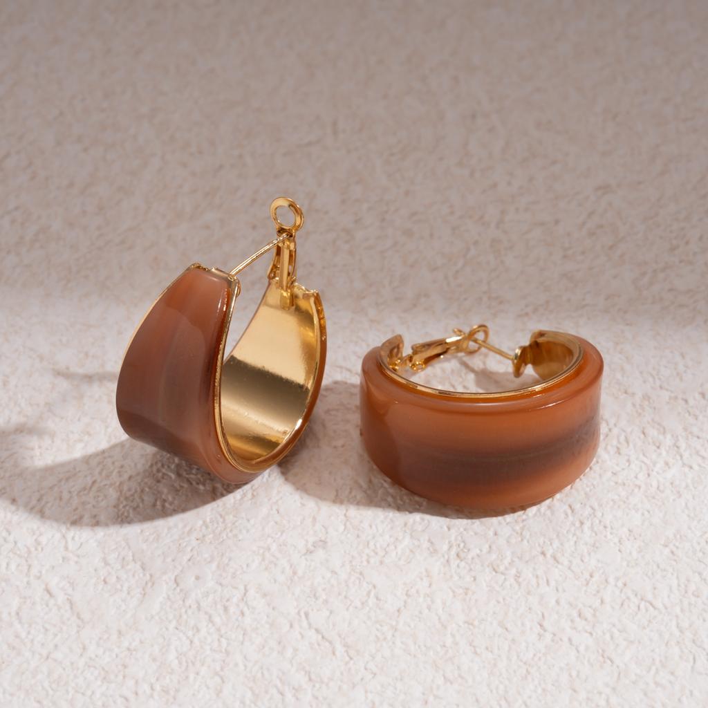 European and American metal style oval hollow chain earrings light luxury high-end stud earrings personalized niche earrings women