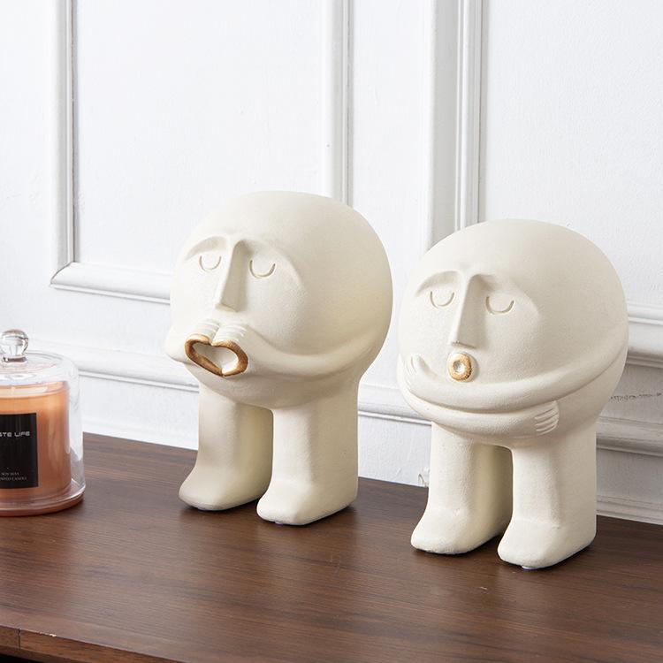 Resin Handicrafts Realistic Figure Sculpture Cartoon Round Man Caring Person Decorative Figurines Home Decoration Accessories