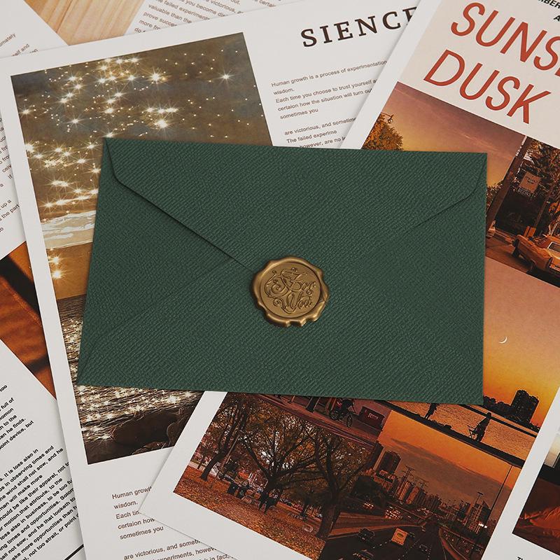 Retro Linen Texture Love Letter Set: Western Style Triangular Envelopes with Specialty Storage