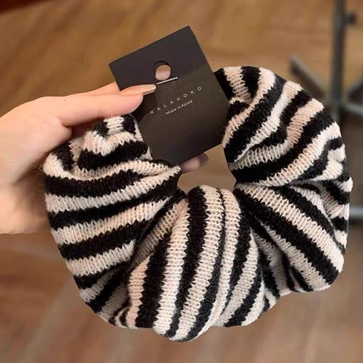Autumn and winter atmosphere! Warm wool knitted striped large intestine hair tie for women, lazy style, large hair rope hair accessory
