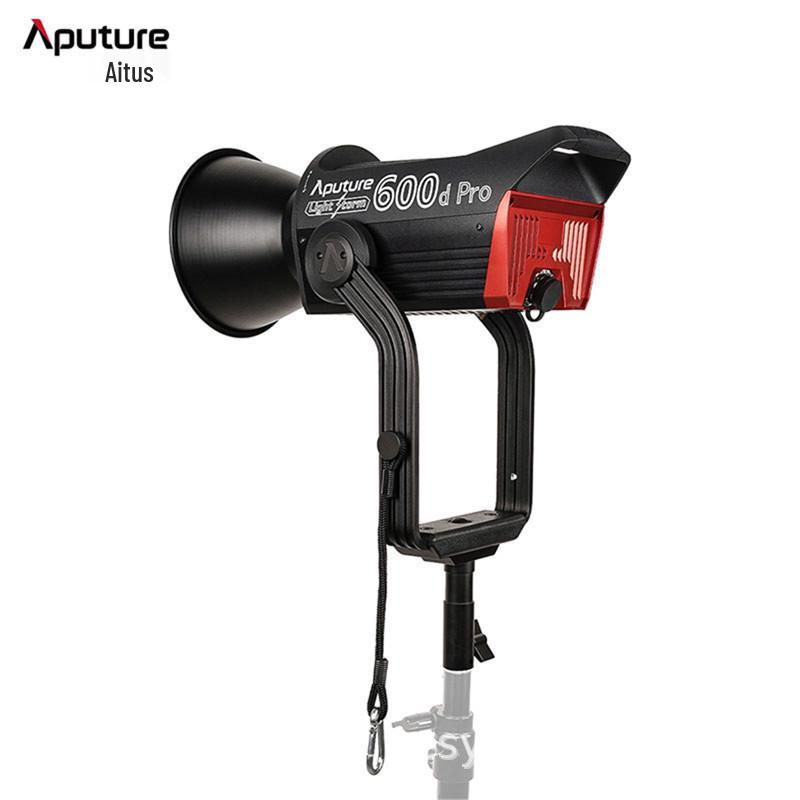

Aputure LS 600d Standard Edition 600W Professional Soft Light for Film, TV, and Outdoor Broadcasting Aputure