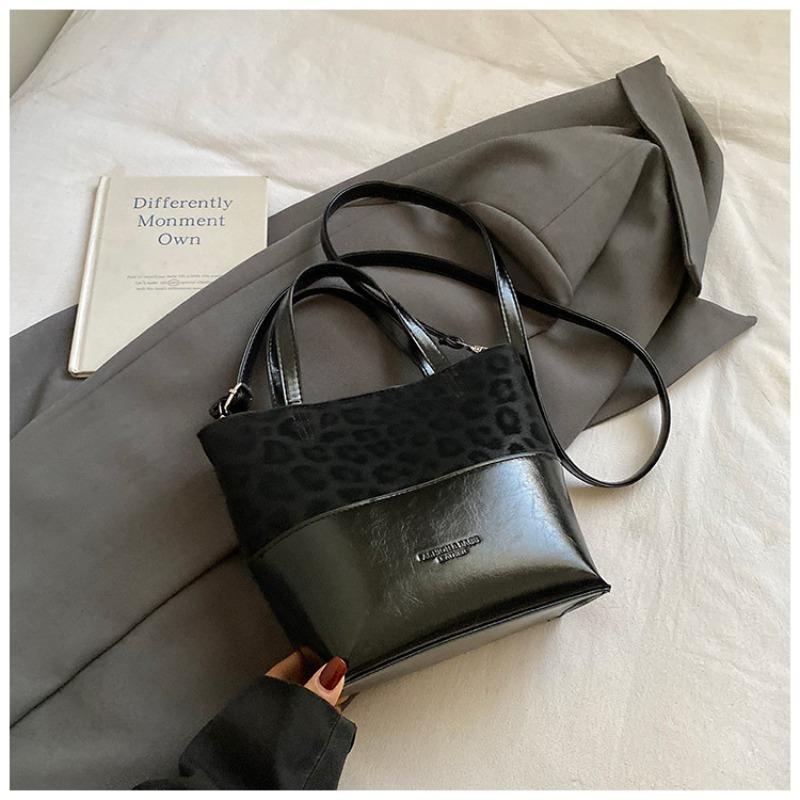 Casual retro simple shoulder bag fashionable personalized messenger bag winter new women's trend bucket bag