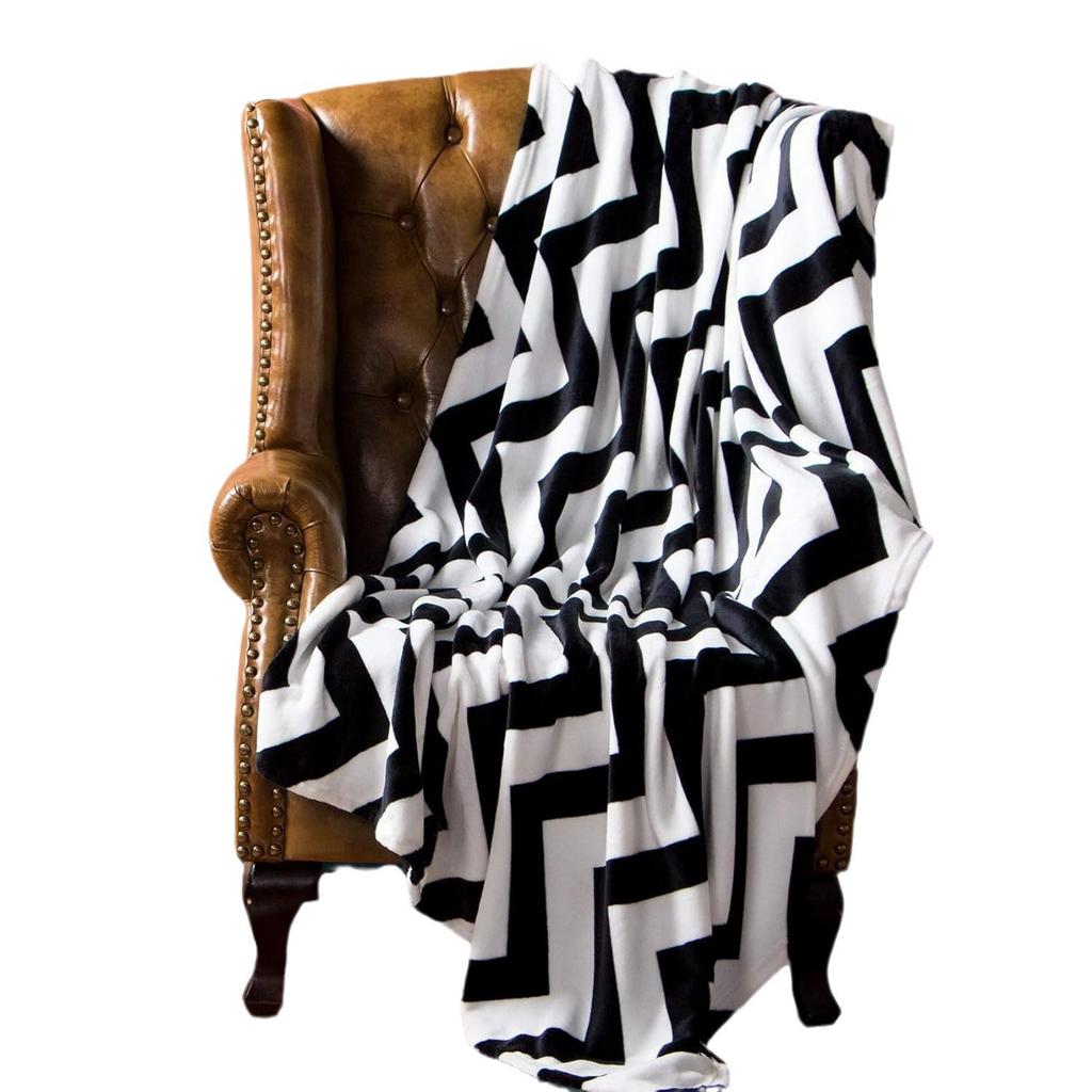 Simple Black And White Striped Blanket Corrugated Household Blanket Sofa Blanket Nap Air Conditioner Blanket Flannel Blanket