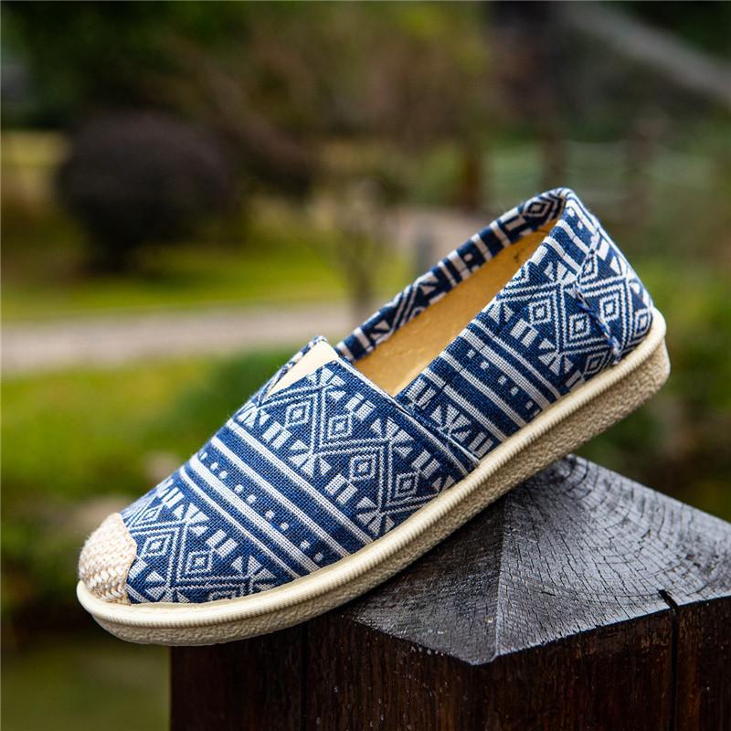 OEM/ODM Processing Custom Ladies Cloth Shoes Fashion Student Nurse Fisherman Shoes Lazy