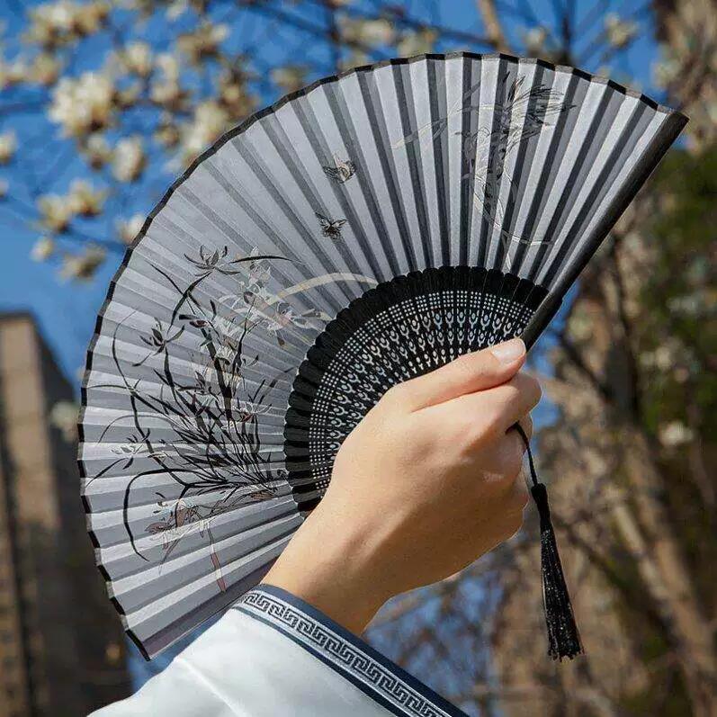 Fan for Men with a Domineering Style, Traditional Chinese Style Folding Fan with Jade-Like Black Bamboo Wood, Portable for Summer, Suitable for Dance