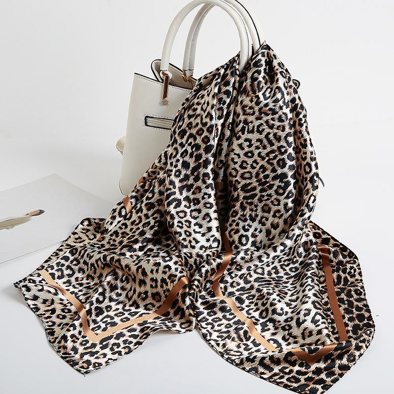 

Квадратный платок 90 см One Size