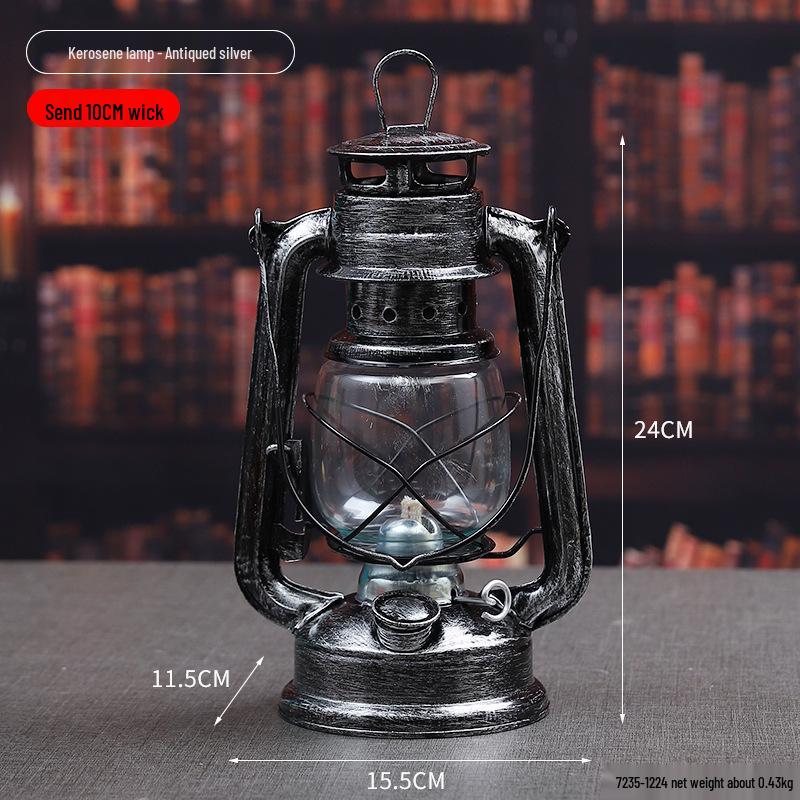 Vintage Handheld Kerosene Lantern: Antique-Style Outdoor and Household Lighting