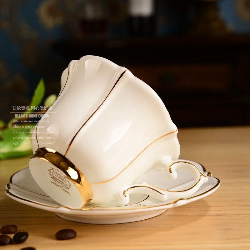 Gold Plated Porcelain Coffee Cups Bone Porcelain Afternoon Cups And Spoons Horn Clean Hotel Supplies Phnom Penh