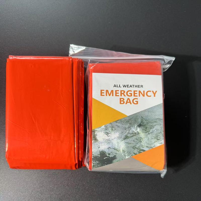 Portable Emergency Survival Sleeping Bag: Insulated First Aid Blanket for Hiking, Camping, and Outdoor Travel