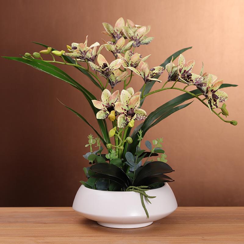 Umelé kvetinové aranžmán s orchideou Cymbidium pre obývaciu izbu, jedálenský stôl alebo na vystavenie na TV skrinke