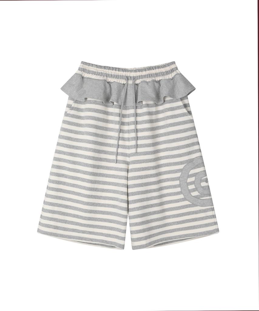 Lujeoseukeulleob [Jamaehwa] Frill Layered Striped Bermuda Sweatpants Gray