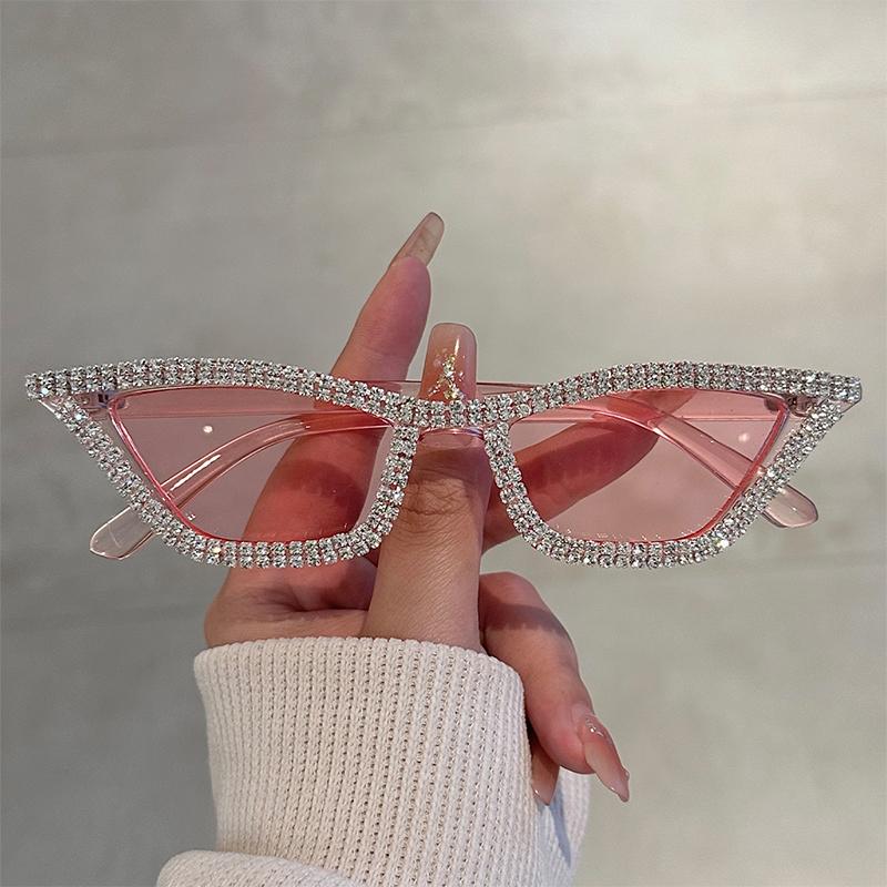 Vintage Cat Eye Sunglasses Woman Fashion Decor Party Sun Glasses with Rhinestones Stylish Brand Design Lady Sun Glasses