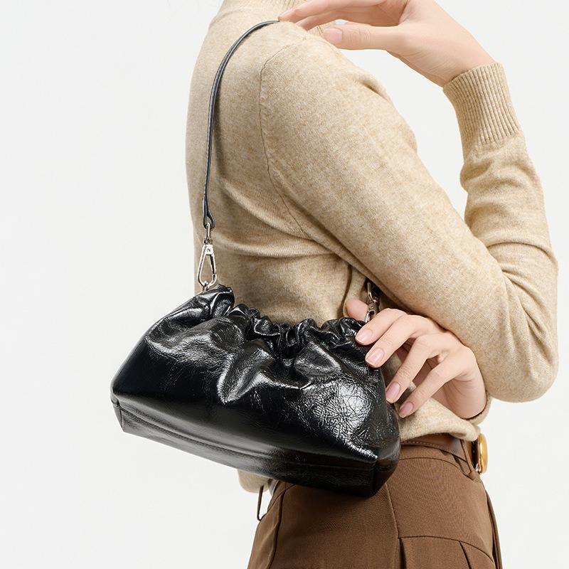 Small gold ball chain pleated cloud bag portable shoulder underarm bag black leather design niche messenger bag