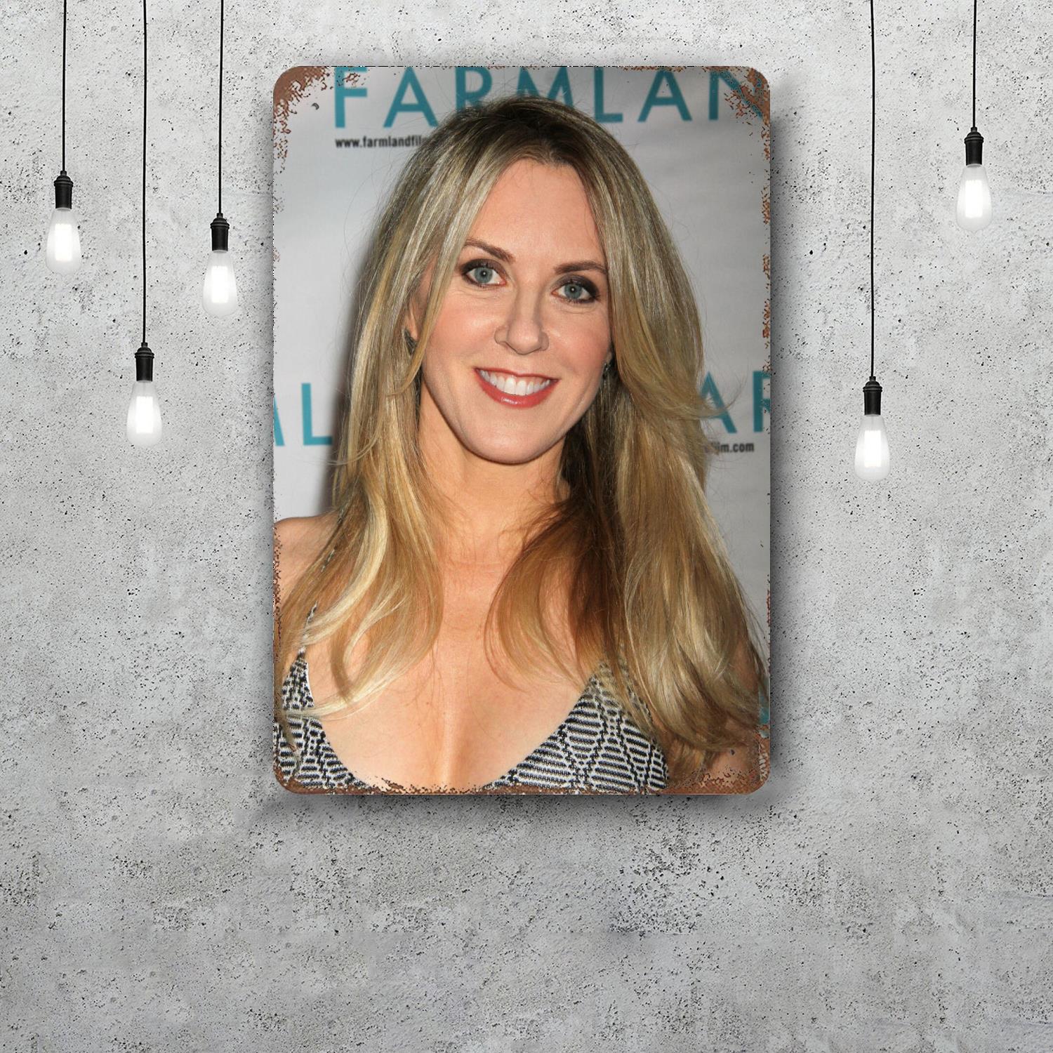 liz phair Decor Poster Vintage Tin Sign Metal Sign Decorative Plaque for Pub Bar Man Cave Club Wall Decoration 20x30cm(7.8x11.8inch)