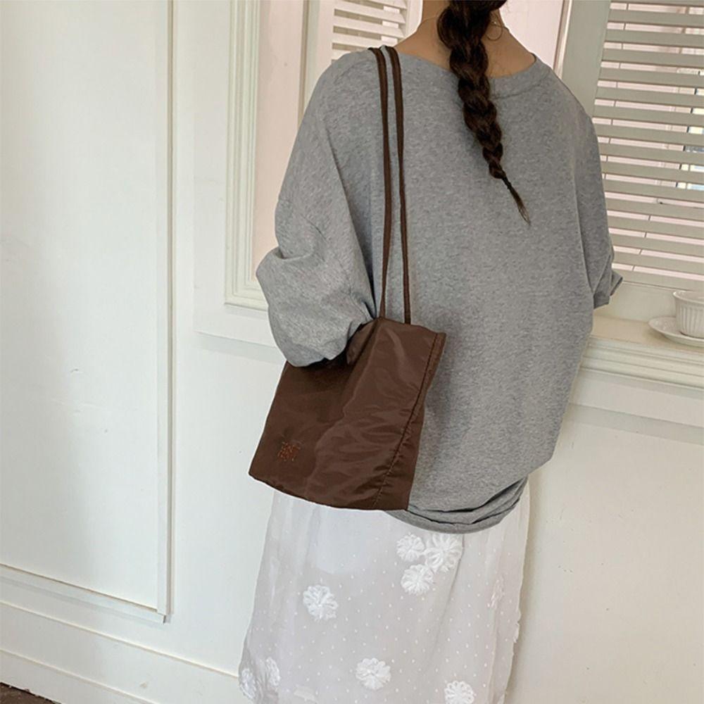 Lightweight Nylon Bucket Bag Korean Style Women Handbag Sweet Underarm Bag Travel