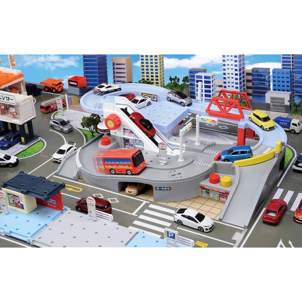 Takara Tomy Tomica World Racing Town Playset with Cars and Accessories Toy
