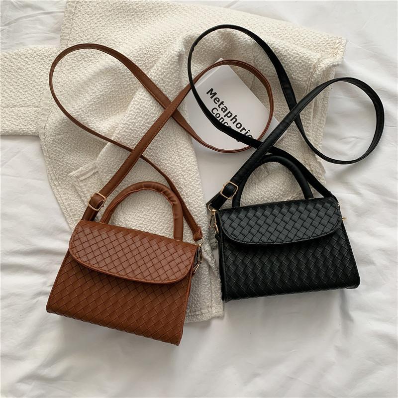 Vintage Chic Solid Color Korean Style Small Woven Shoulder Bag For Fashion Lovers