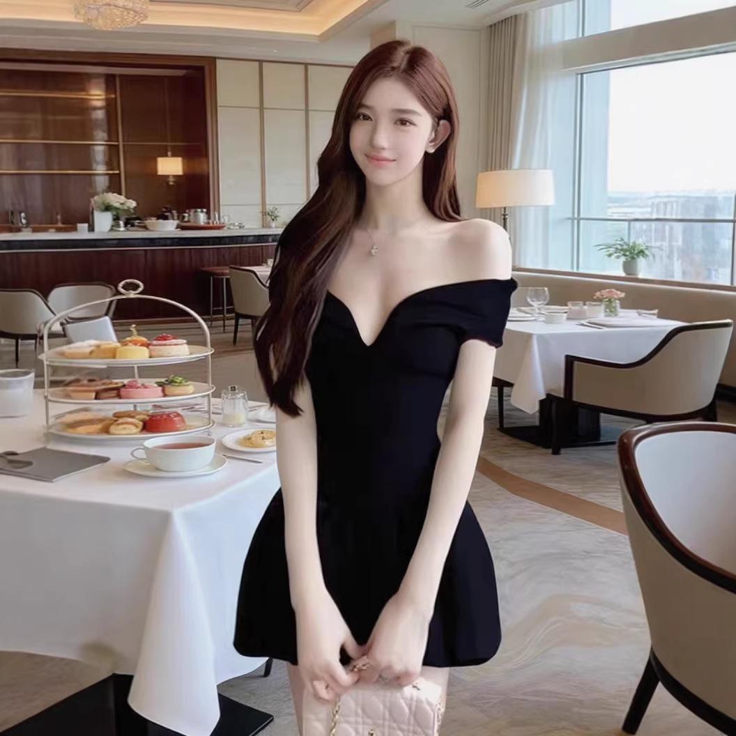 

French Noblewoman One-Shoulder Black Dress: Sexy, Waist-Cinched Short Banquet Gown Extra Large чёрный