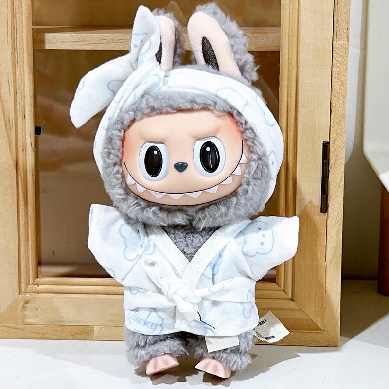 

Официальная 17-сантиметровая виниловая кукла Лабубу со сменной одеждой и брелоком Suitable for 17cm Labubu (Doll not included)