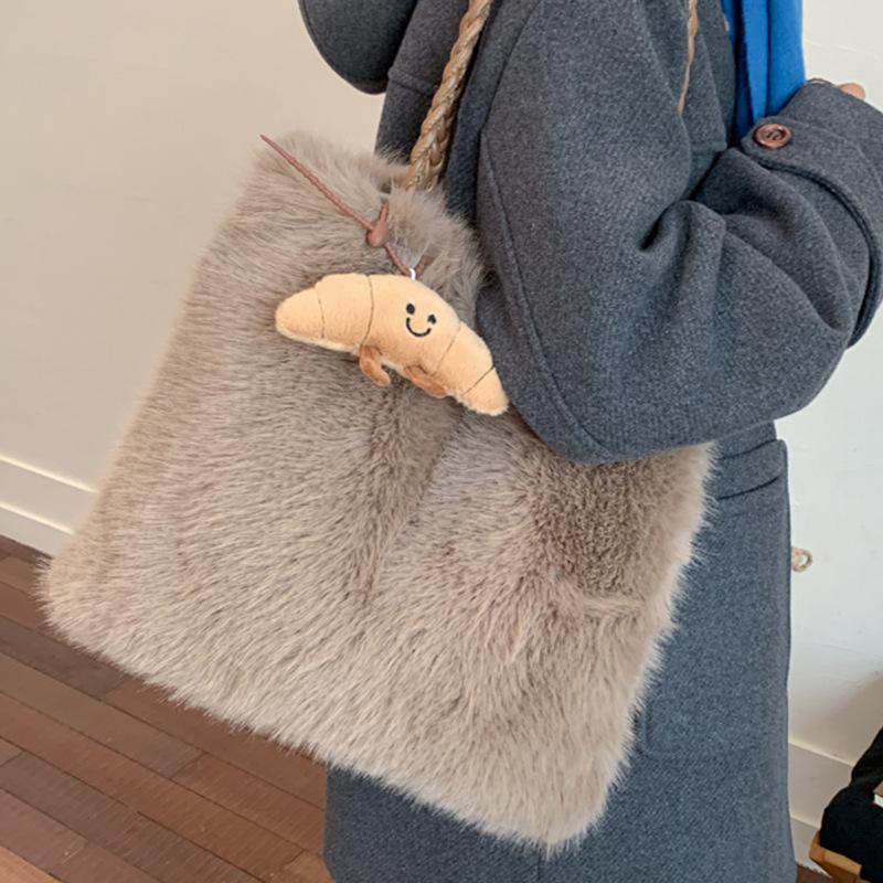 Autumn New Plush Handbag Simple Fashion Furry Women's Bag High Value Fashion Shoulder Bag Bag