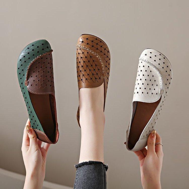 Mom hole sandals hollow women's shoes soft-soled single shoes bag head middle-aged and elderly flat-soled comfortable summer new small leather shoes