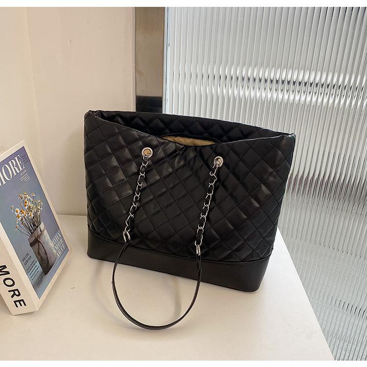 Korean Version Large Capacity Bag for Women's Spring and Summer New Fashion Diamond Grid Chain Shoulder Bag, Simple Commuting Tote Bag